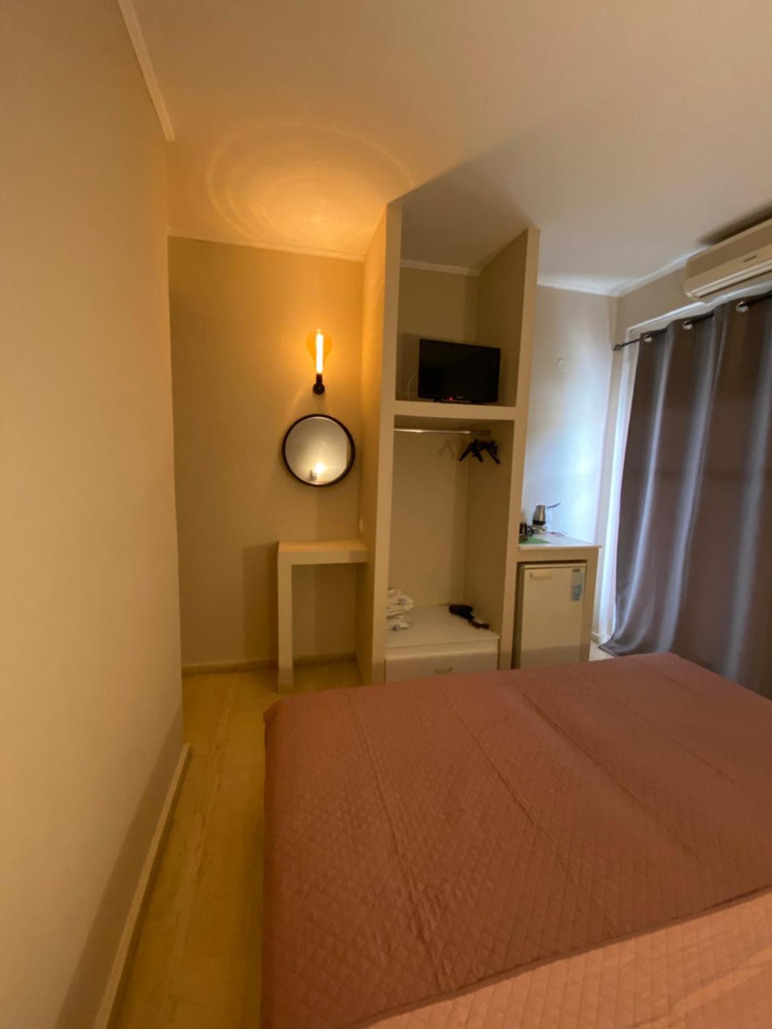 Estro Studios Moraḯtika Luaran gambar